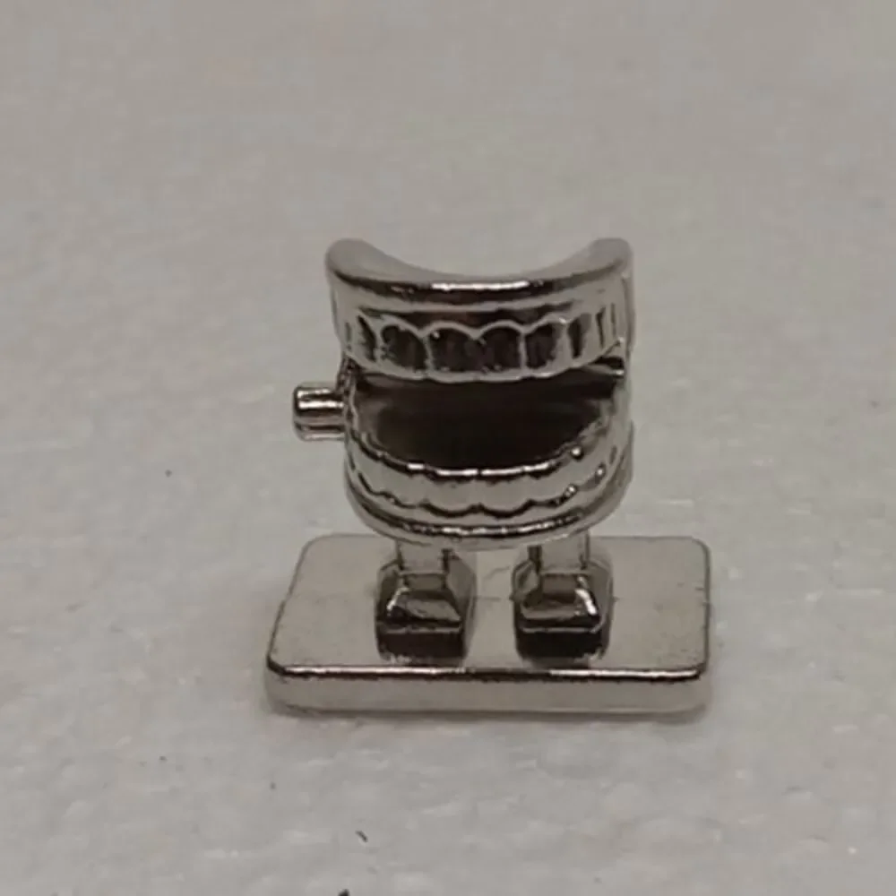 Scene It? - Whined-Up Mouth - Metal Game Piece - 2007 - USED